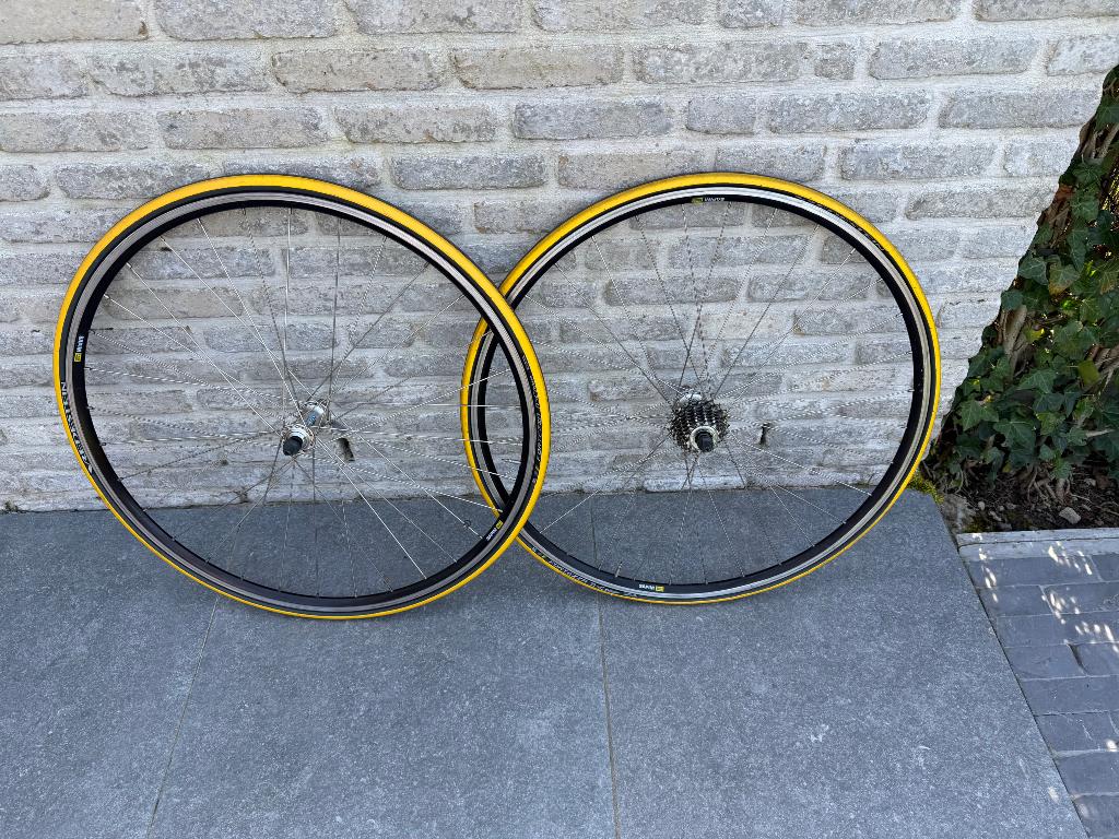 Wielset met bandjes. Shimano dura ace 8 speed, Ophalen, Zo goed als nieuw, Racefiets, Wiel