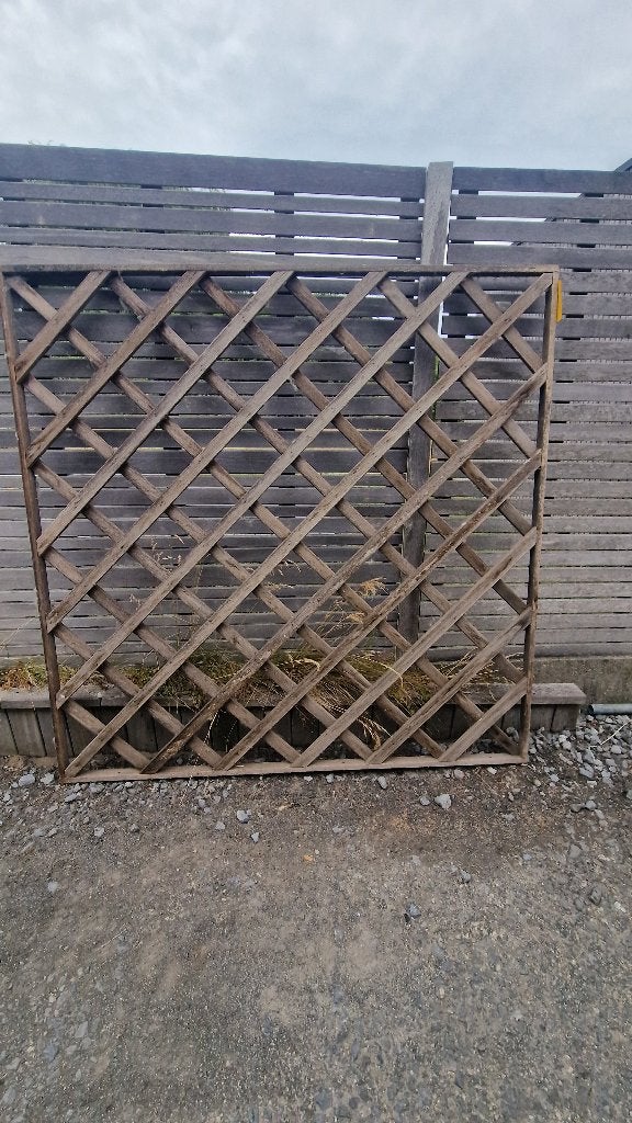 Écran en treillis en bois dur, Bois dur, Comme neuf, Enlèvement, Autres types