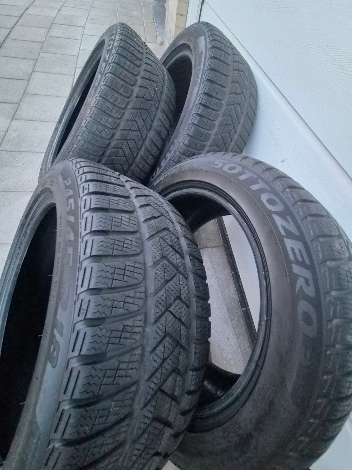 4 PNEUS HIVER PIRELLI SOTTOZERO 3 245/45 R18, Véhicule utilitaire, Enlèvement, Utilisé, Pneus hiver