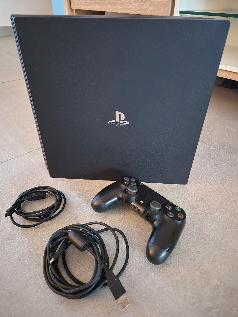 Playstation 4 pro, Ophalen of Verzenden, Zo goed als nieuw, 1 TB, Met 1 controller