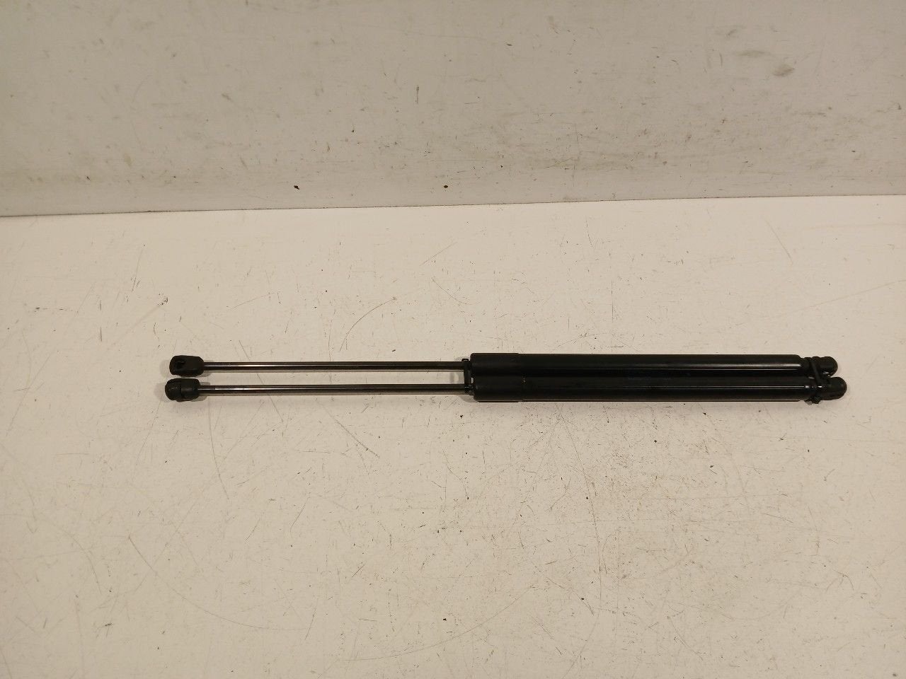 Gasdrukveerset achter Fiat Tipo, Onderdelen@venauto.nl, Van der Ven Autorecycling B.V., Gebruikt, Ettenseweg 76, 4706 PB Roosendaal, The Netherlands