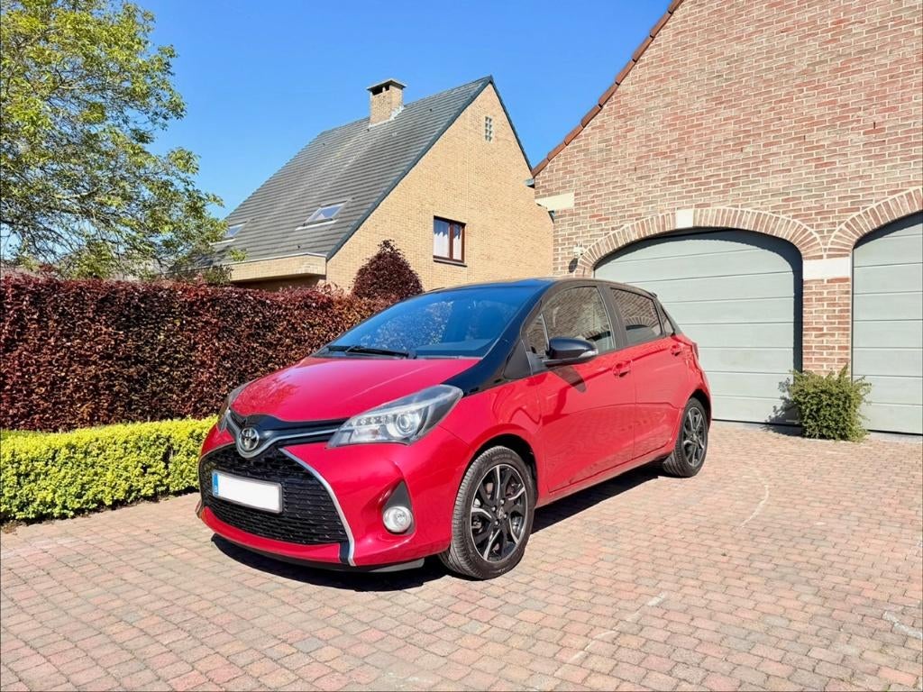 Toyota Yaris 1.3i VVT-i 5p Airco Led Navi Camera 127.829km, Autos, Rouge, Achat, Euro 6, Boîte manuelle