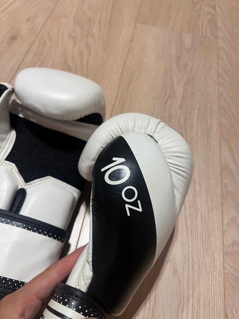 Bokshandschoenen 10OZ Outshock, Ophalen, Zo goed als nieuw, Bokshandschoenen