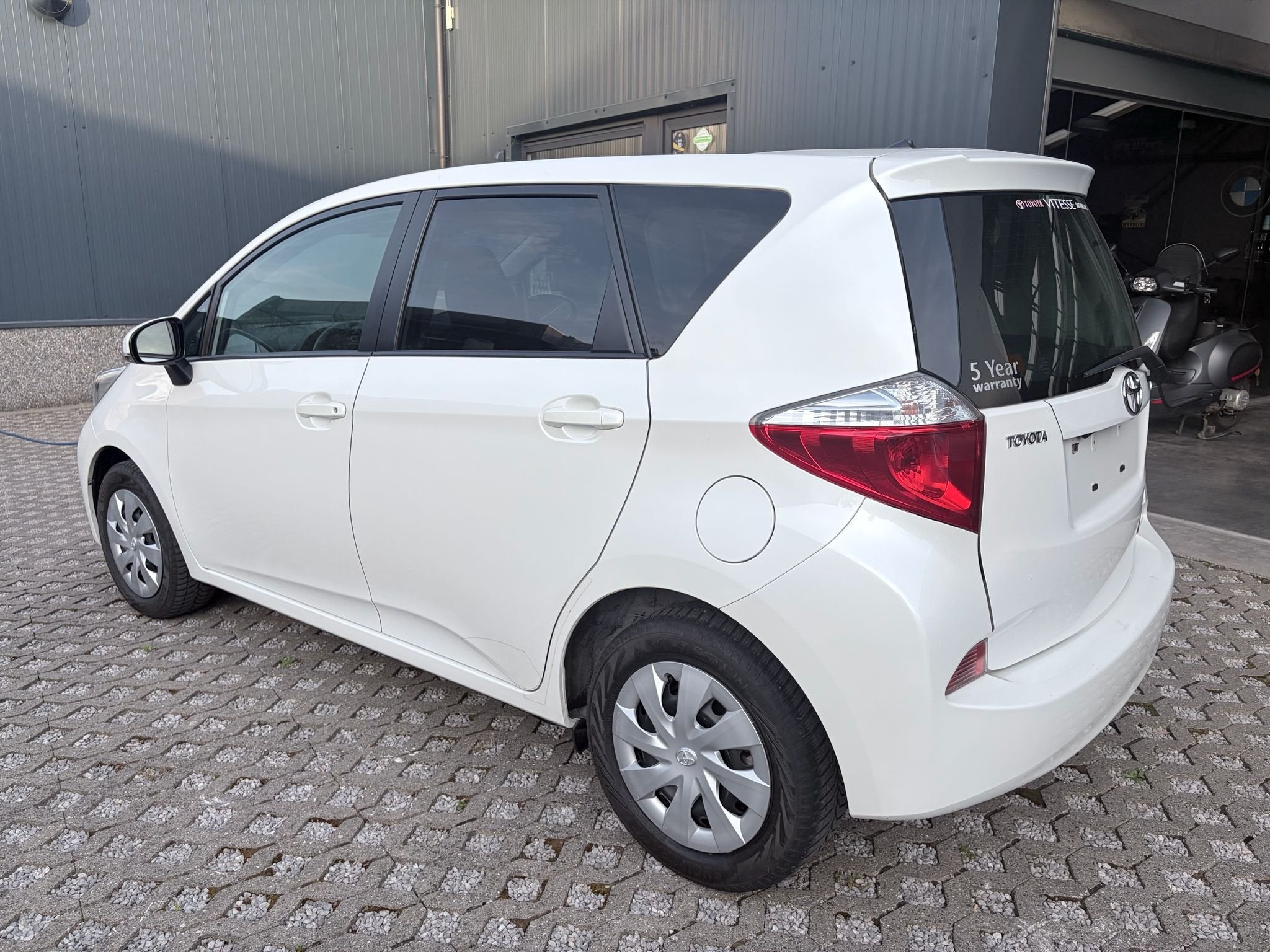 Toyota Verso-S Benzine - slechts 96000 km, Auto's, Voorwielaandrijving, Euro 5, Stof, Gebruikt