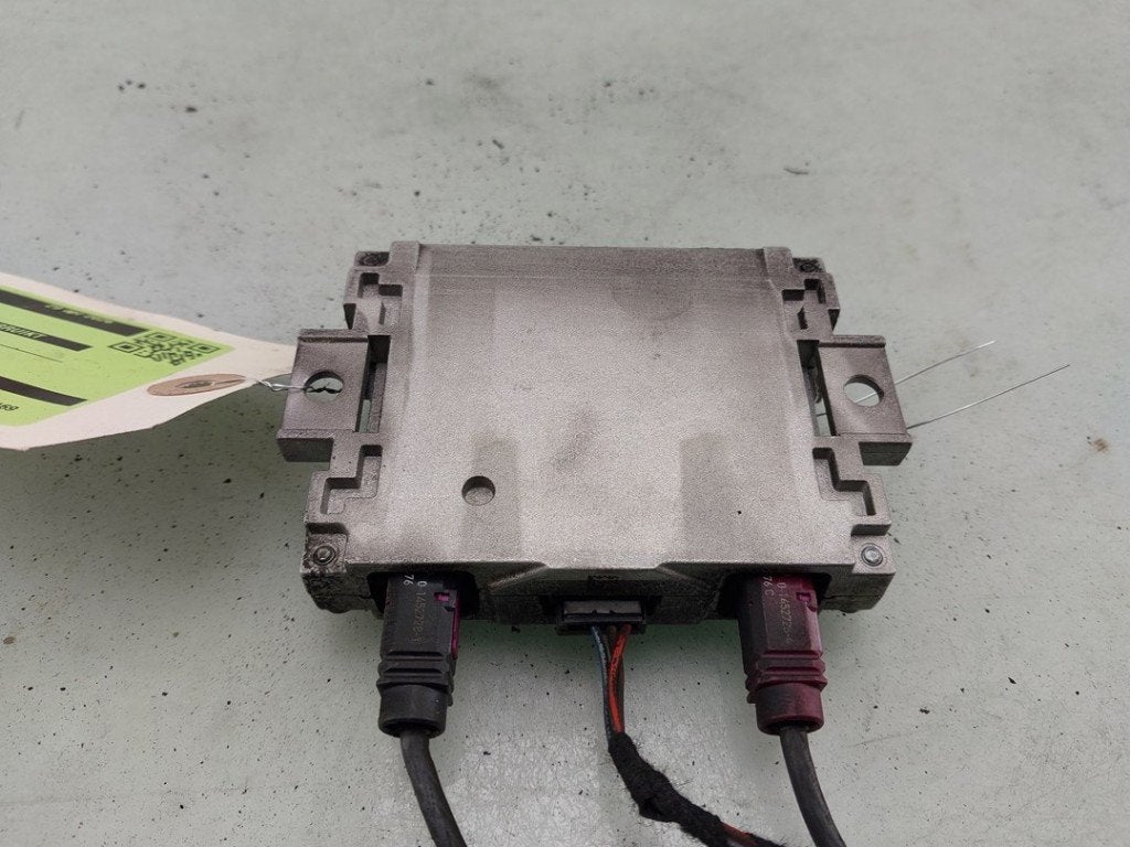AMPLIFICATEUR D'ANTENNE Audi Q8 E-tron (GEG) (|4N0035456G|), Auto-Union-Straße  1,
85057  Ingolstadt, DE, Info@audi.de, Audi, Utilisé