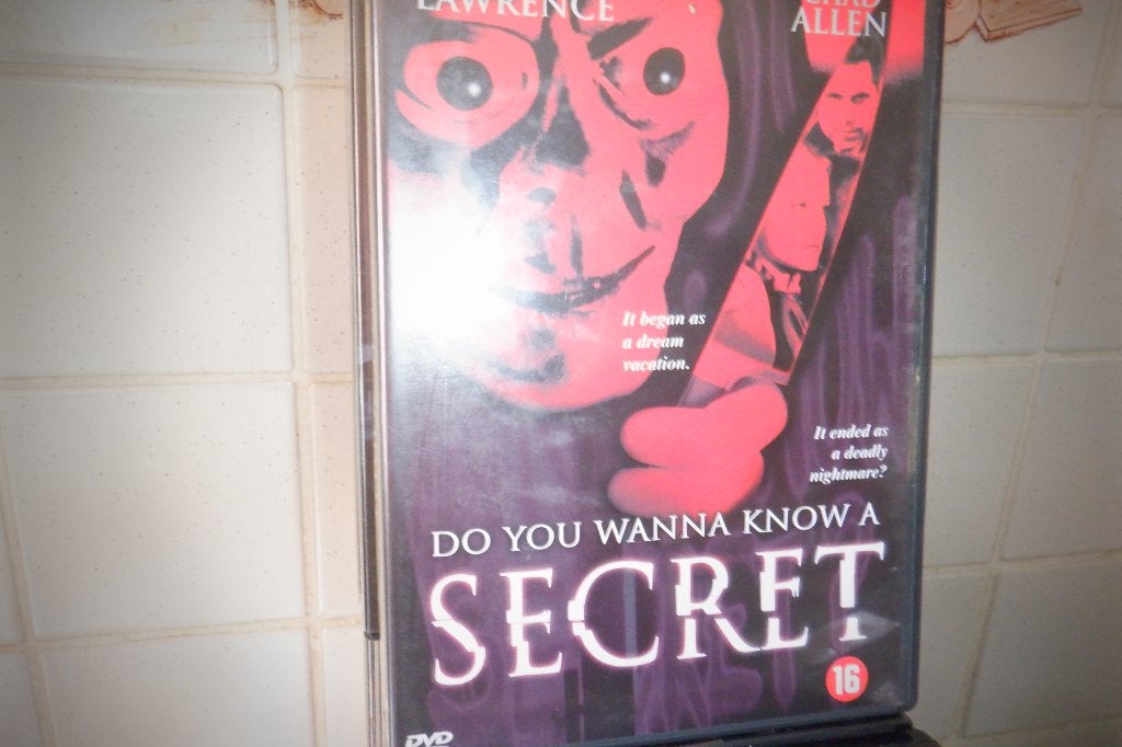 DVD Do You Wanna Know A Secret., Cd's en Dvd's, Dvd's | Horror, Engels, Vanaf 16 jaar, Ophalen of Verzenden, Zo goed als nieuw