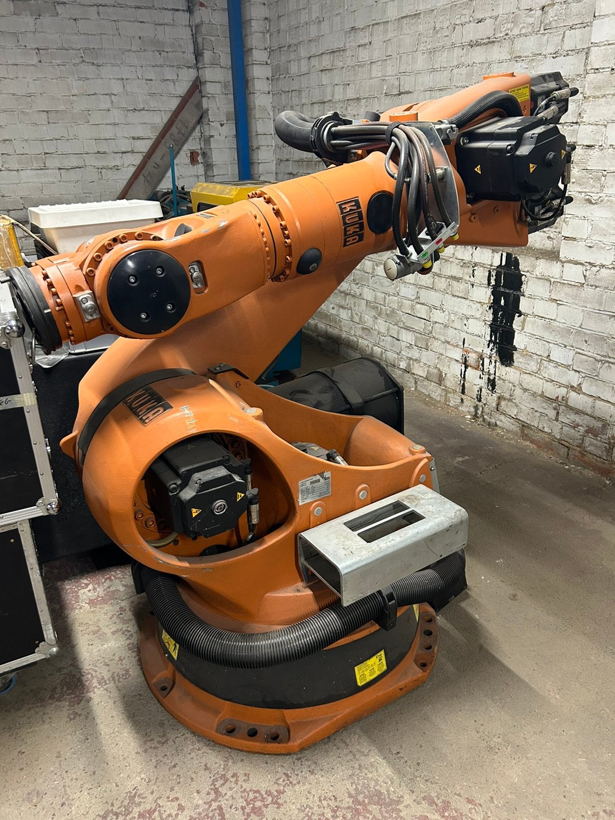Kuka robot, Enlèvement, Comme neuf