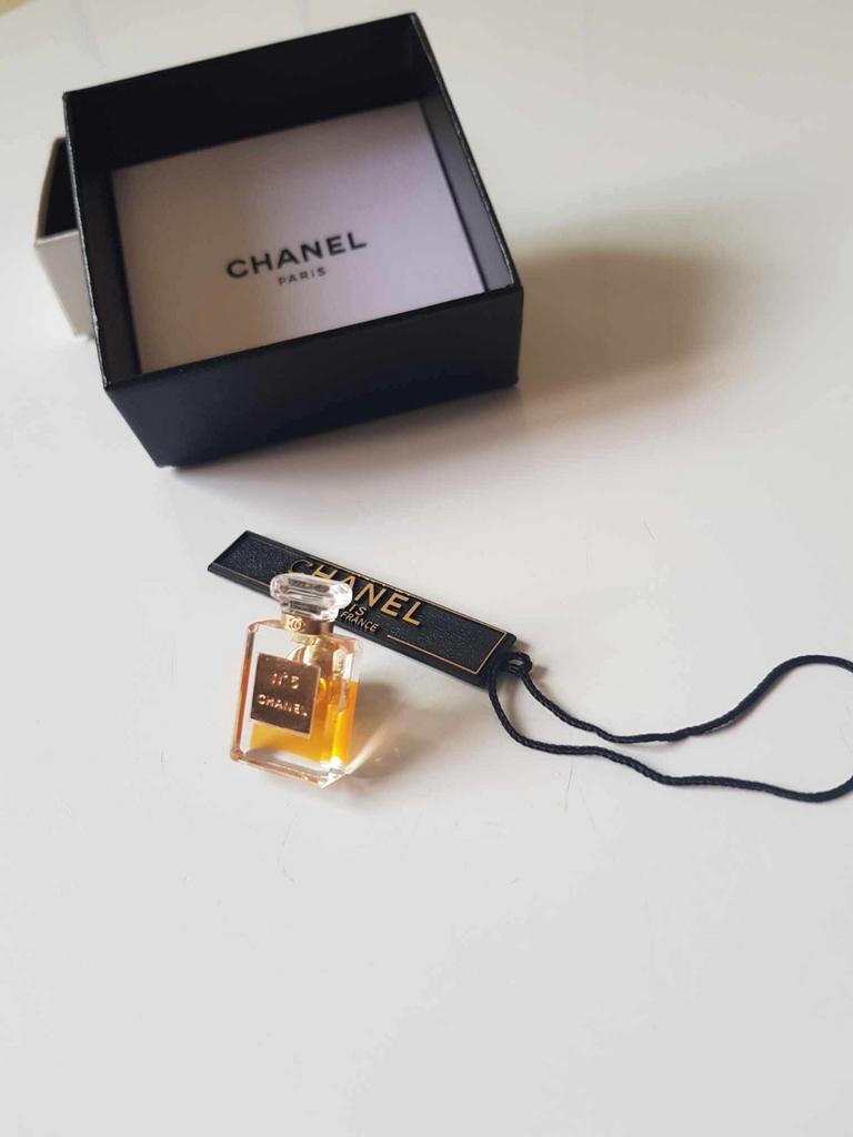 CHANEL Vintage Iconic No.5 Miniature Perfume Bottle Pin Broo, Enlèvement ou Envoi