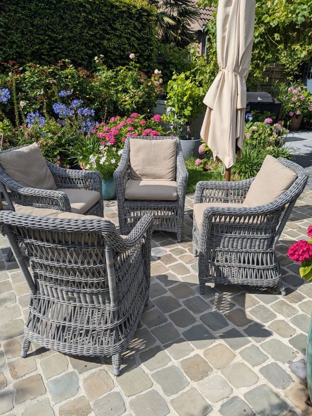 Tuinstoelen 4seasons, set van 4, grijze kleur, beige kussens, Ophalen, 4 zitplaatsen, Rotan, Zo goed als nieuw