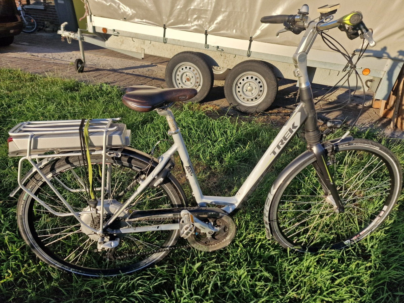 Elektrische damesfiets Trek, Gebruikt, 47 tot 51 cm, 50 km per accu of meer, Ophalen