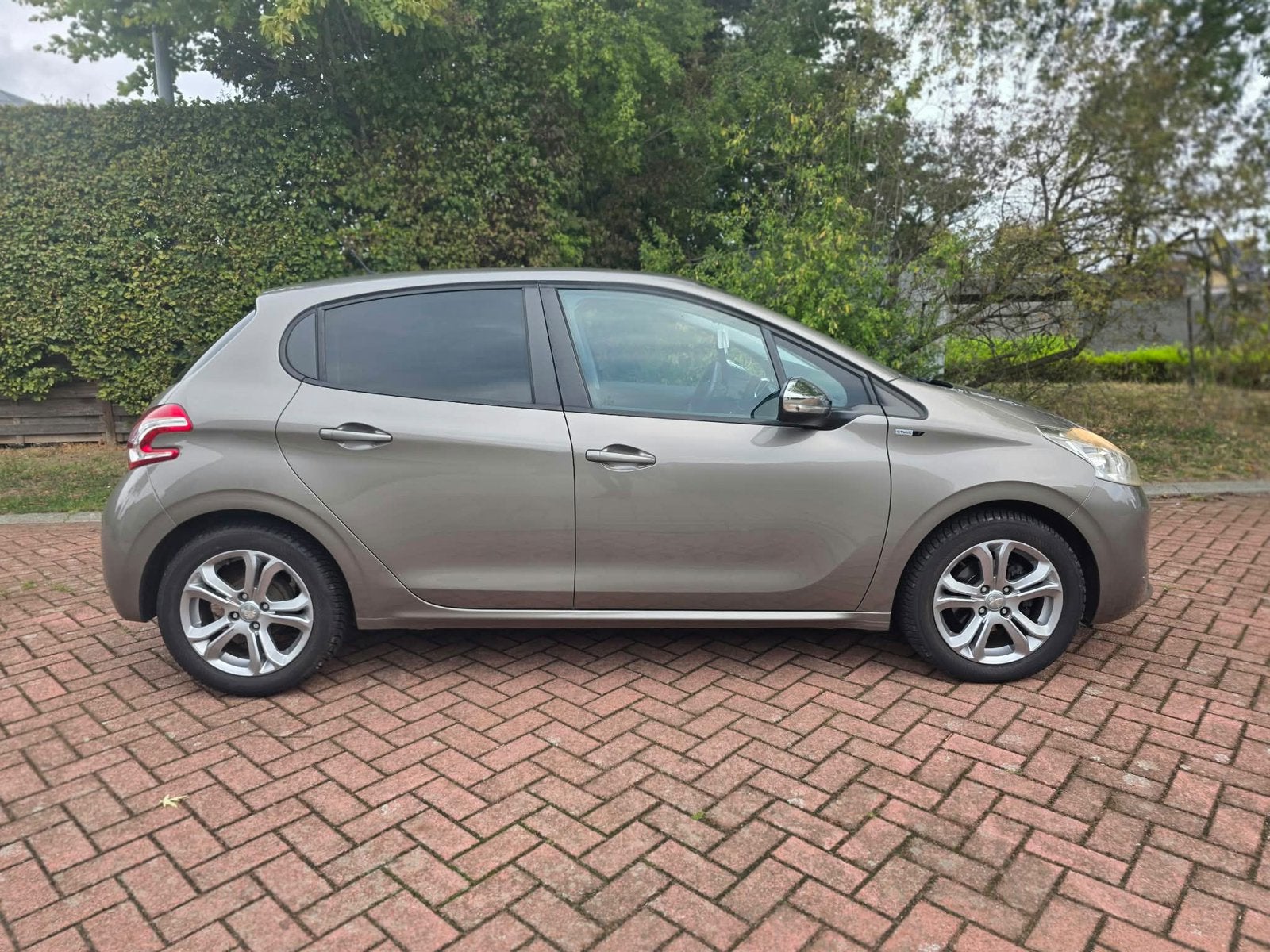 Peugeot 208 1.4 hdi 166000 km 1er main 05/2015 euro5b, Achat, 50 kW, Boîte manuelle, 5 portes