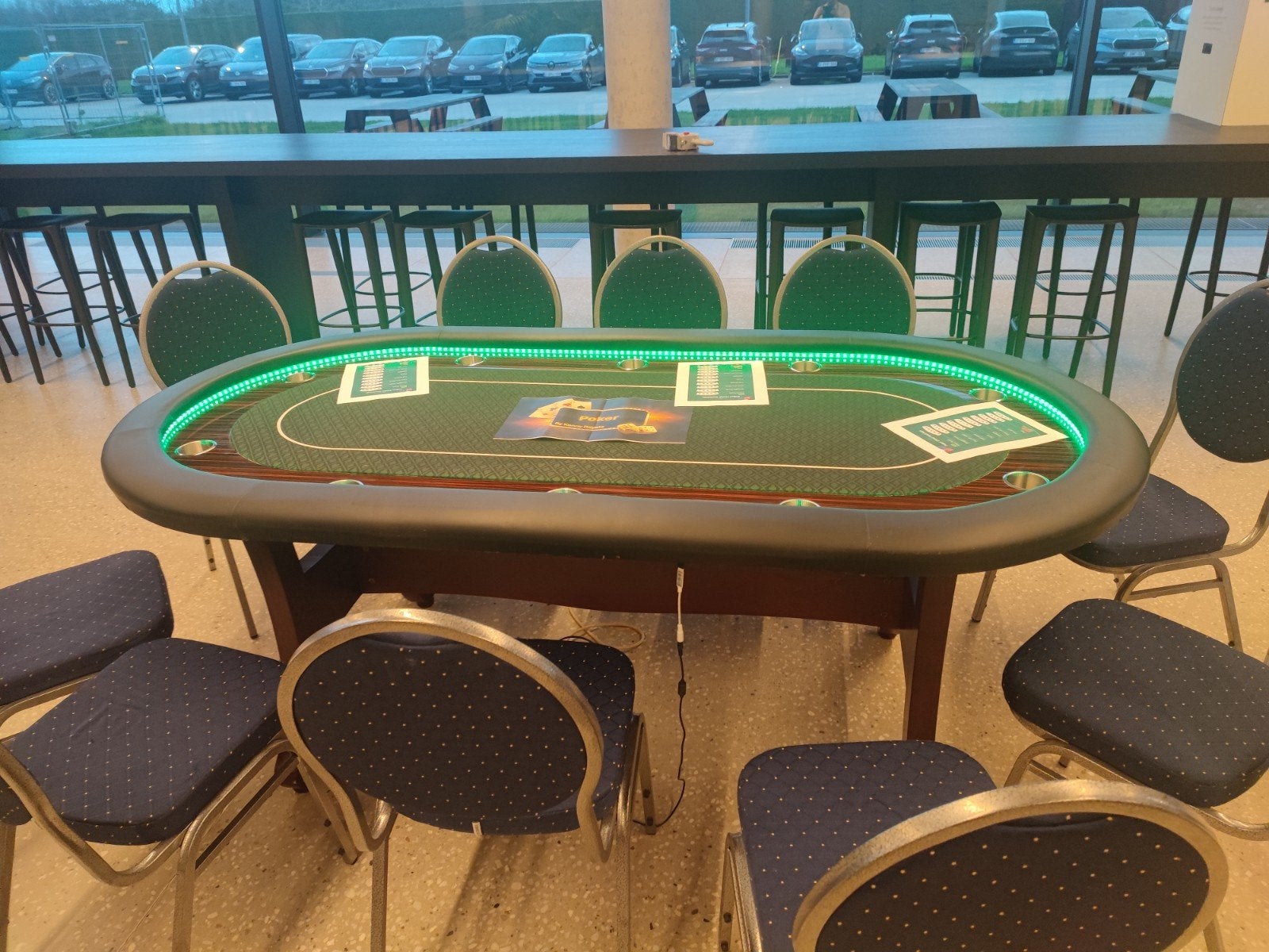 Table de poker personnalisée avec 10 chaises, Enlèvement