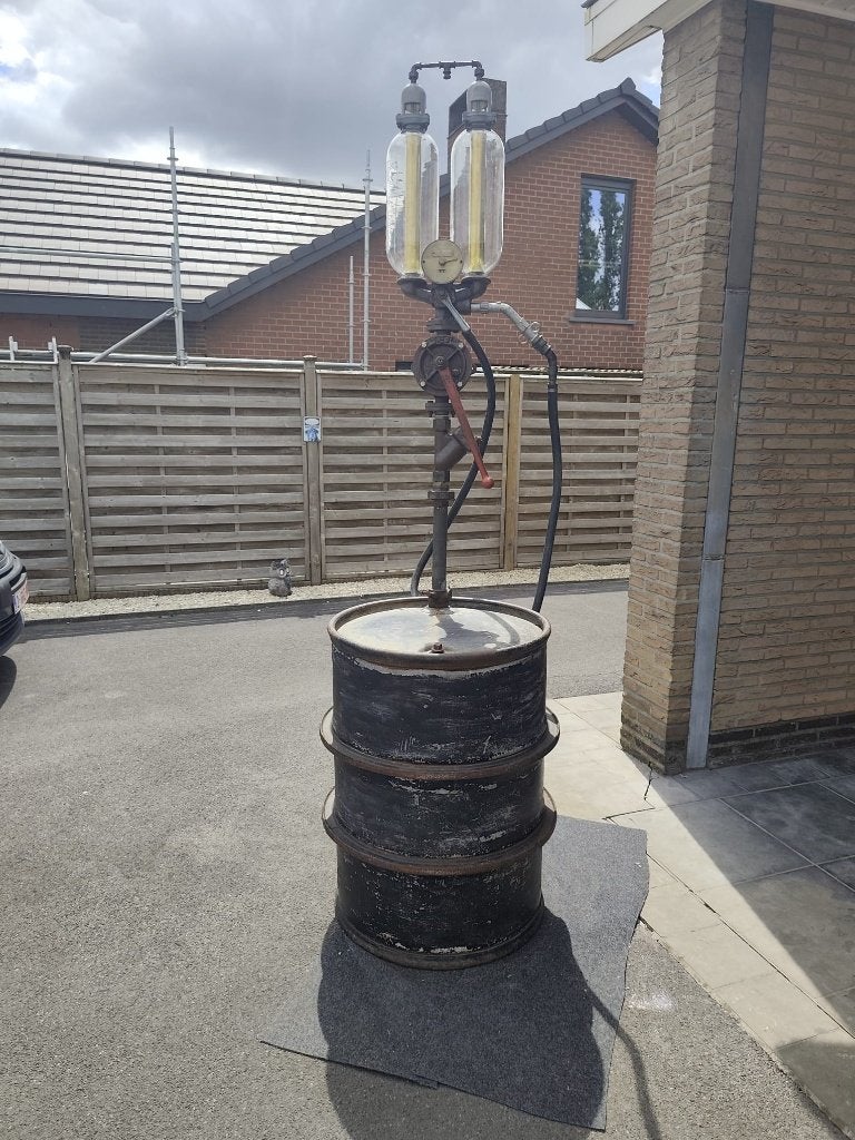 Oude benzinepomp, Verzamelen, Ophalen, Zo goed als nieuw