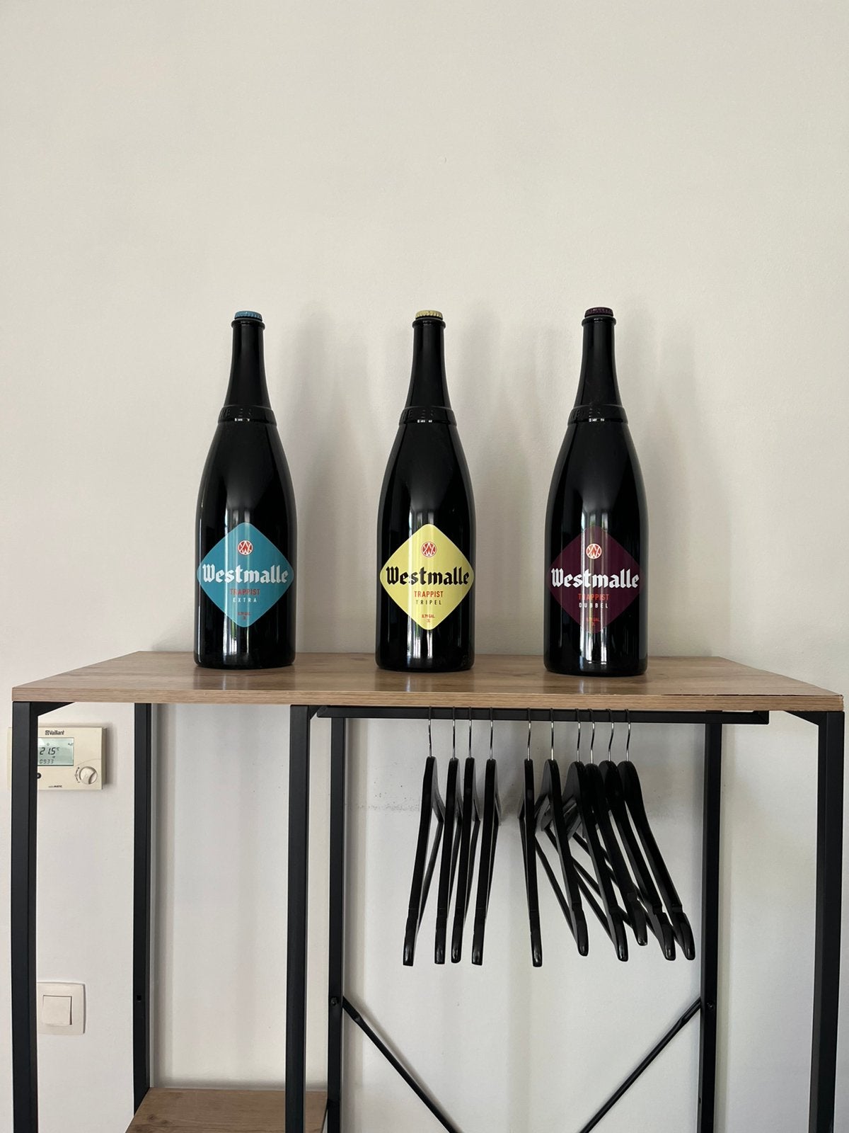 3 bouteilles factices de Westmalle Magnum. Prix par pièce !, Enlèvement, Comme neuf