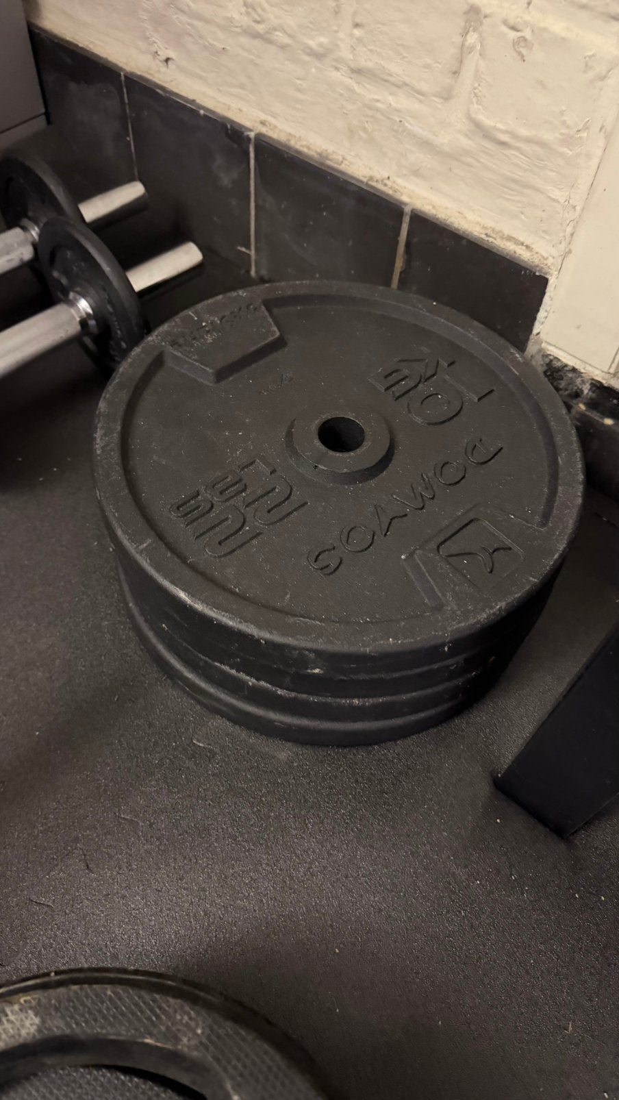 Rack suspension et Barre pour squat avec différent poids, Sports & Fitness, Enlèvement, Comme neuf, Barre d'haltères