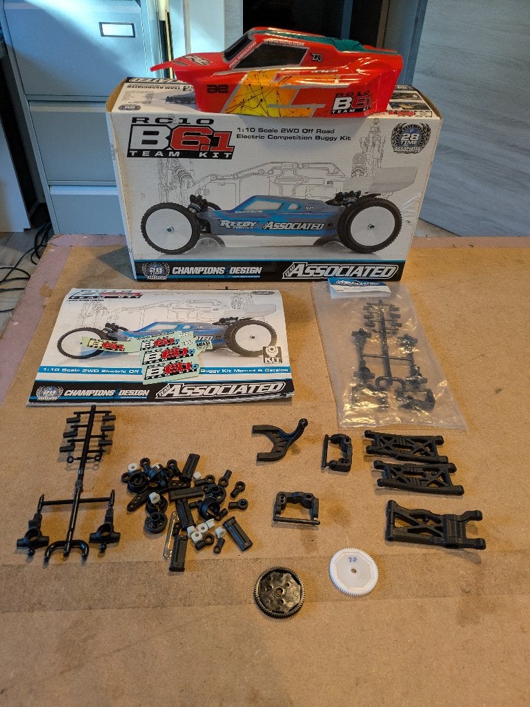 Voiture RC team asso b6.1, Hobby & Loisirs créatifs, Échelle 1:10, Voiture off road, Enlèvement, Utilisé