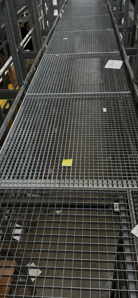 set roosters gelijk aan 2 x 1 m .,1m x 90 of 1,30 ,60 eur, Zakelijke goederen, Machines en Bouw | Metaalbewerking, Ophalen of Verzenden