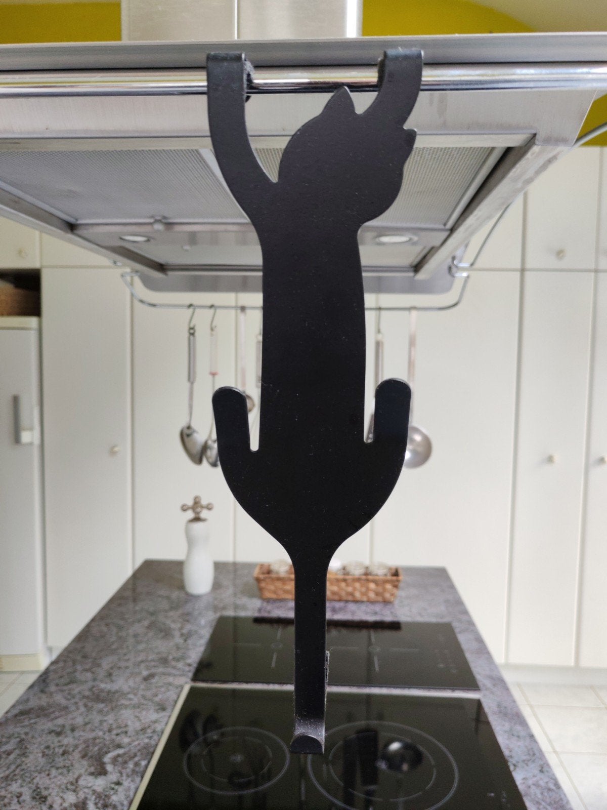Petit chat décoratif, Enlèvement