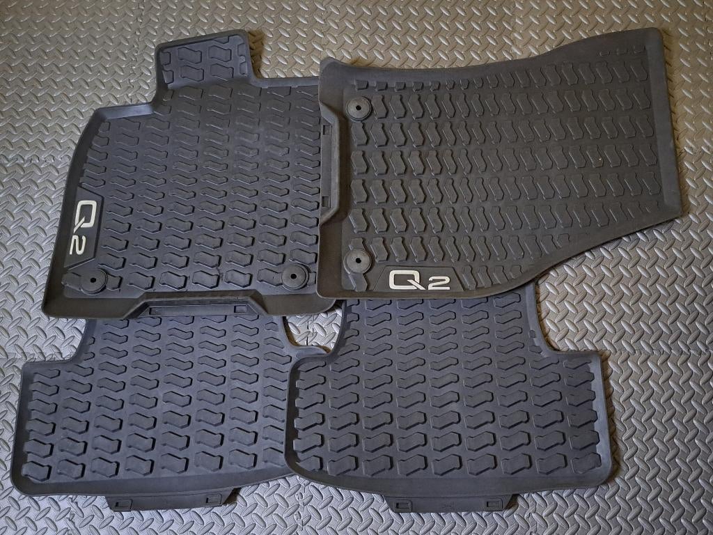 Tapis de voiture en caoutchouc Audi Q2 d'origine, Enlèvement ou Envoi, Comme neuf