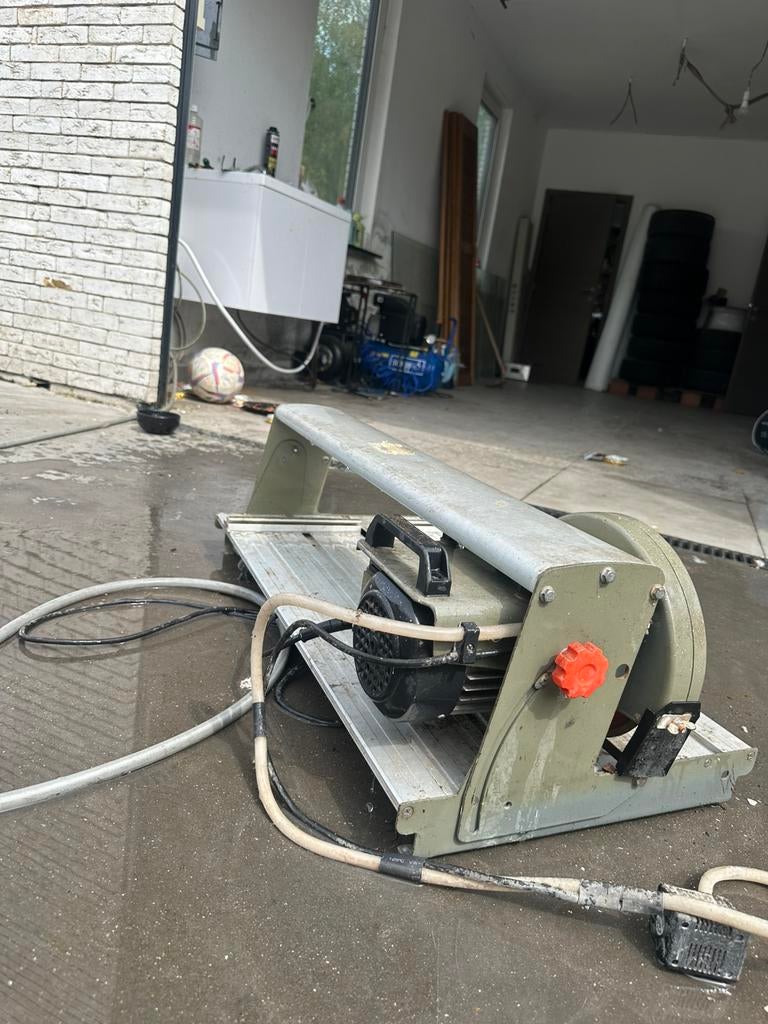 Tegelsnijder, Doe-het-zelf en Bouw, Ophalen, Zo goed als nieuw