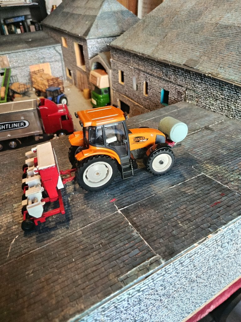Renault Ares 636RZ Joal roues étroites + semoir., Enlèvement ou Envoi, Utilisé, Tracteur et Agriculture, Joal