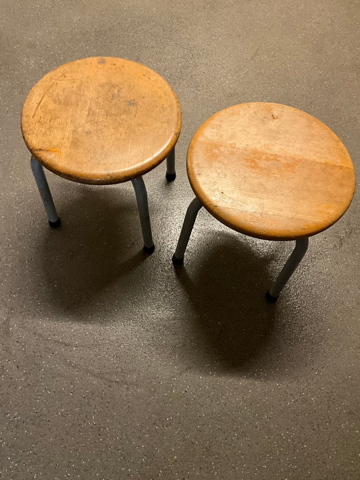 Deux tabourets vintage, Maison & Meubles, Enlèvement, Utilisé, Bois
