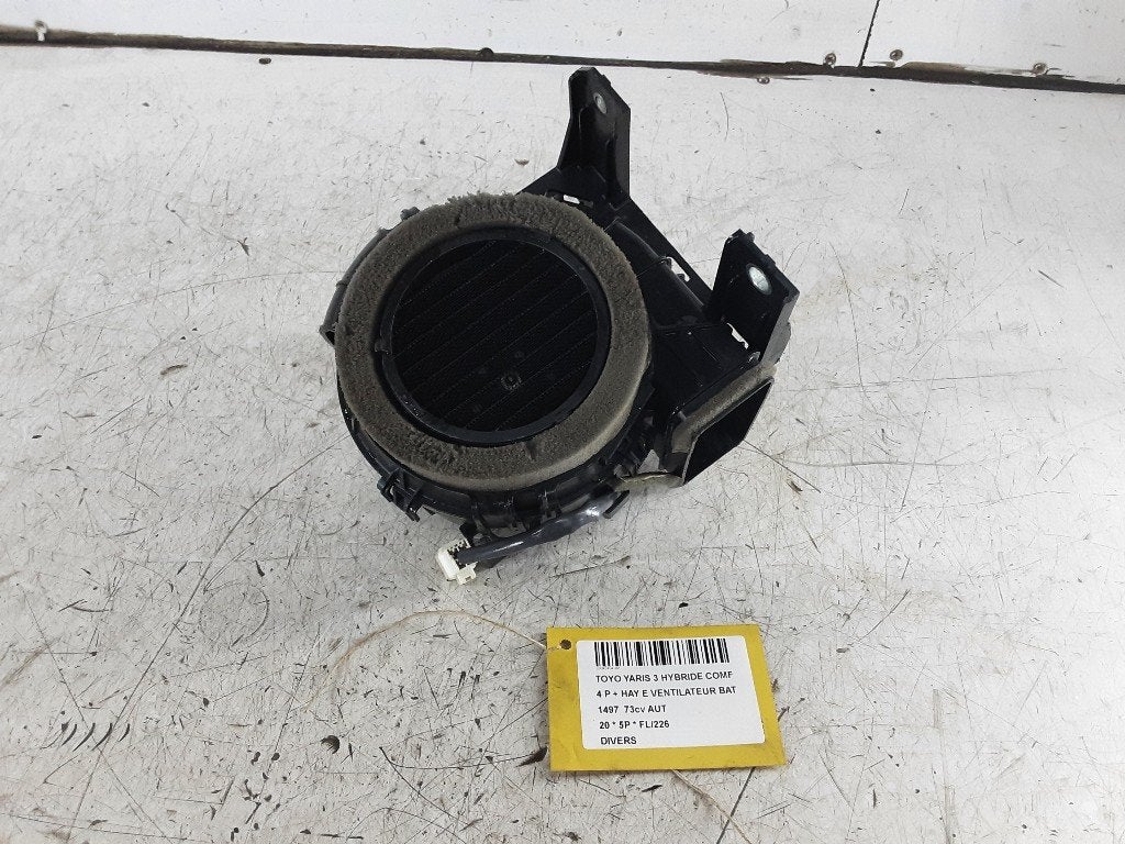 DIVERSEN DIVERS Toyota Yaris III (P13) (G923052040), Gebruikt, Mevr. I. Hauben, Toyota, Rue de l'Espoir 34 34
4030  GRIVEGNÉE, BE