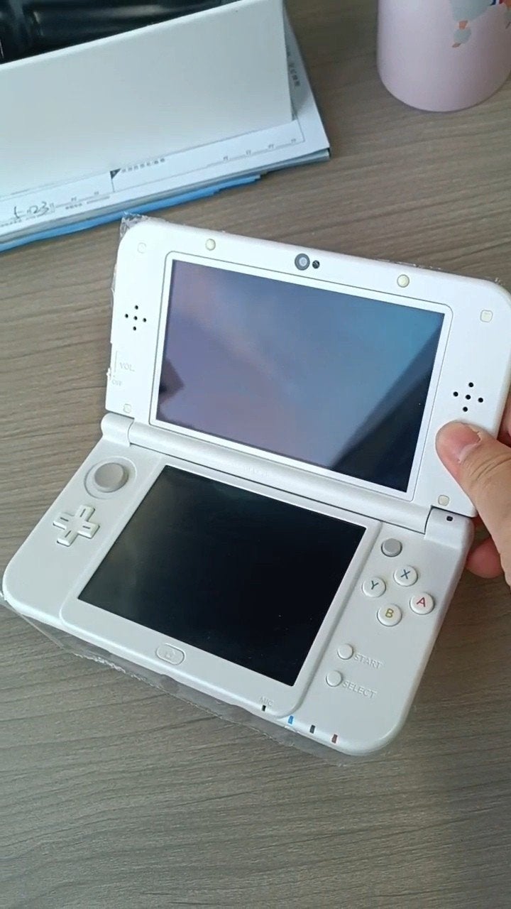 NEW Nintendo 3DS XL. REFURBISHED met LUMA firmware., Games en Spelcomputers, Spelcomputers | Nintendo 2DS en 3DS, Ophalen of Verzenden