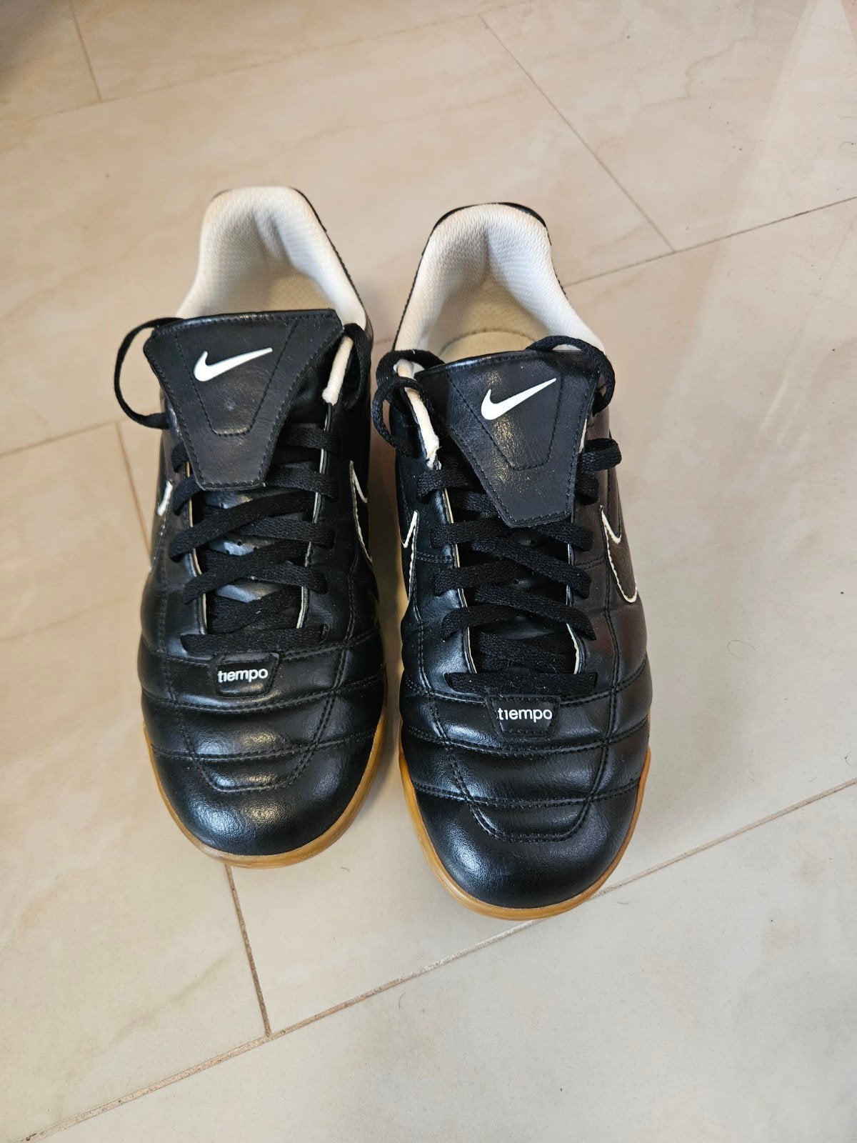 Nike Tempo mini foot  en cuir t44 28cm, Enlèvement, Chaussures, Utilisé, Taille L