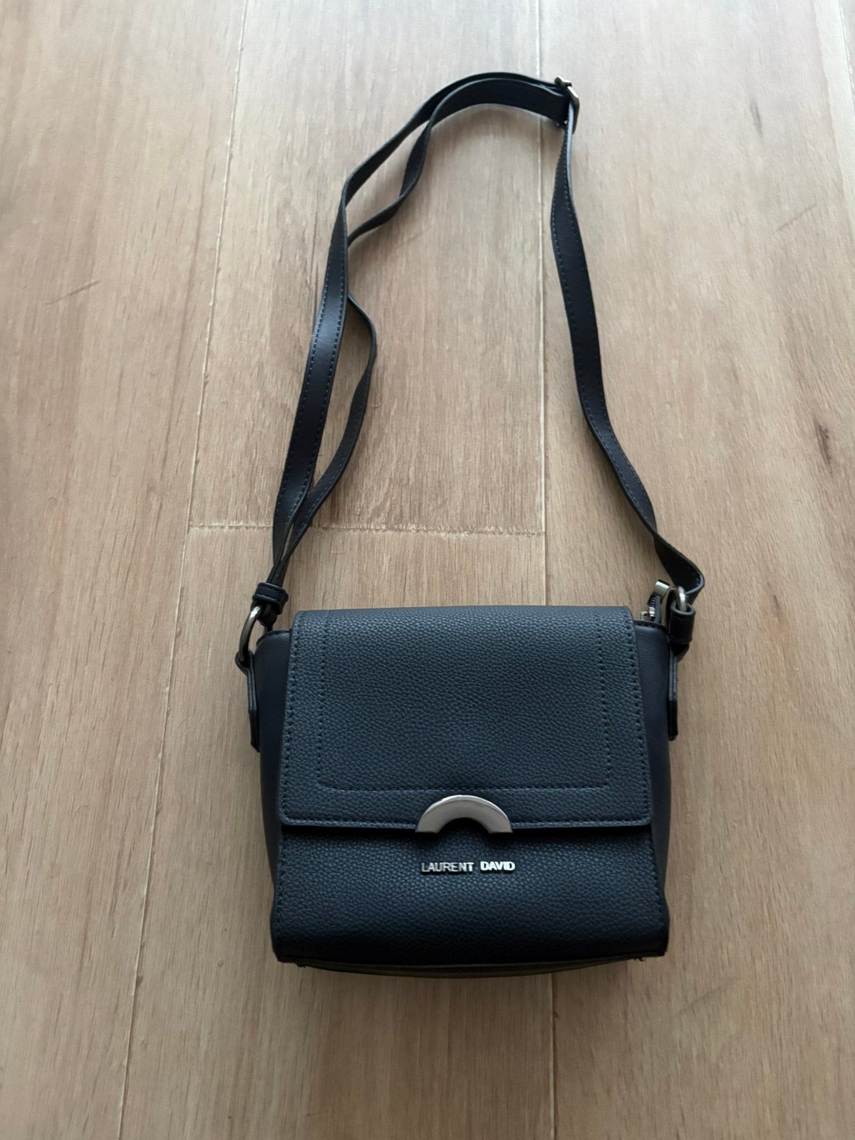 Laurent David - Nieuw - schoudertas - donker blauw, Bijoux, Sacs & Beauté, Enlèvement, Neuf, Bleu, Autres marques
