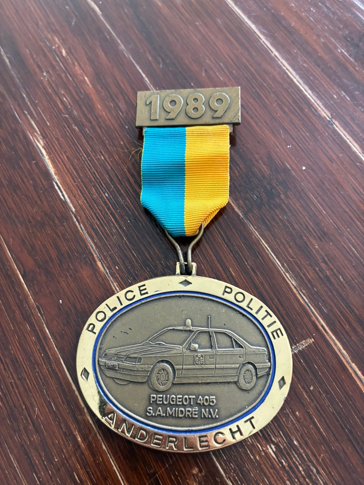 médaille police Anderlecht Peugeot 405, Ophalen, Overige materialen