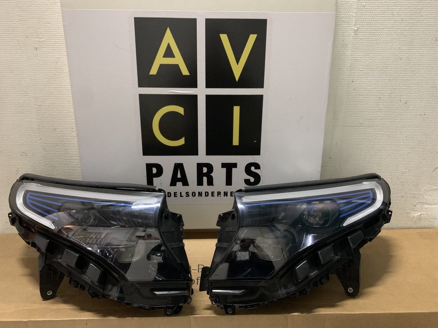 KOPLAMP SET MERCEDES EQC VOL LED LINKS / RECHTS KOMPLEET, -, Nieuw, Ophalen of Verzenden, -