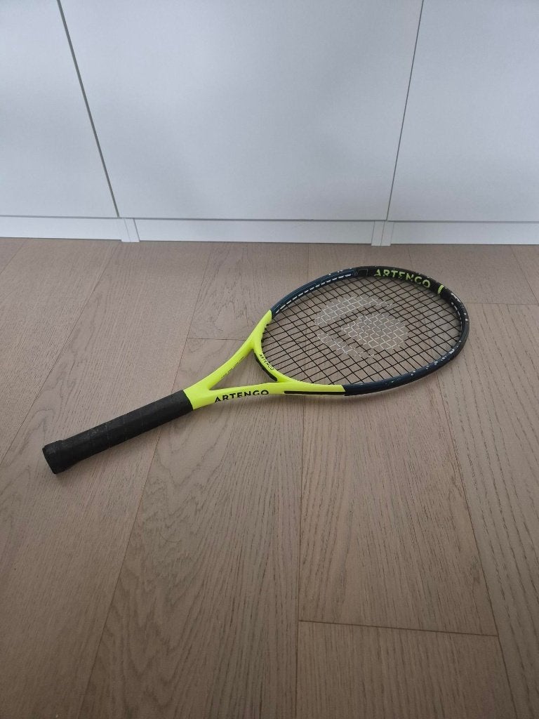 Artengo TR530 Junior 26 inch Tennisracket, Sport en Fitness, Overige merken, Gebruikt, L00, Ophalen of Verzenden