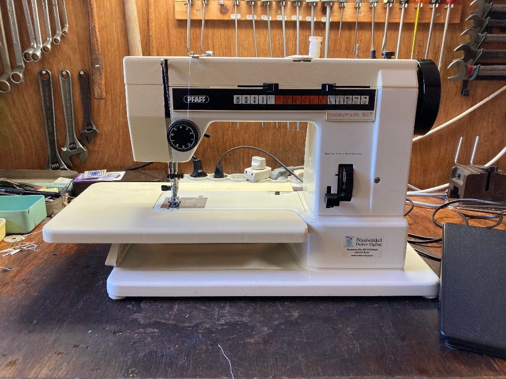 Pfaff hobbymatic 807 - kwaliteitsmachine!, Hobby & Loisirs créatifs, Machines à coudre & Accessoires, Comme neuf, Machine à coudre