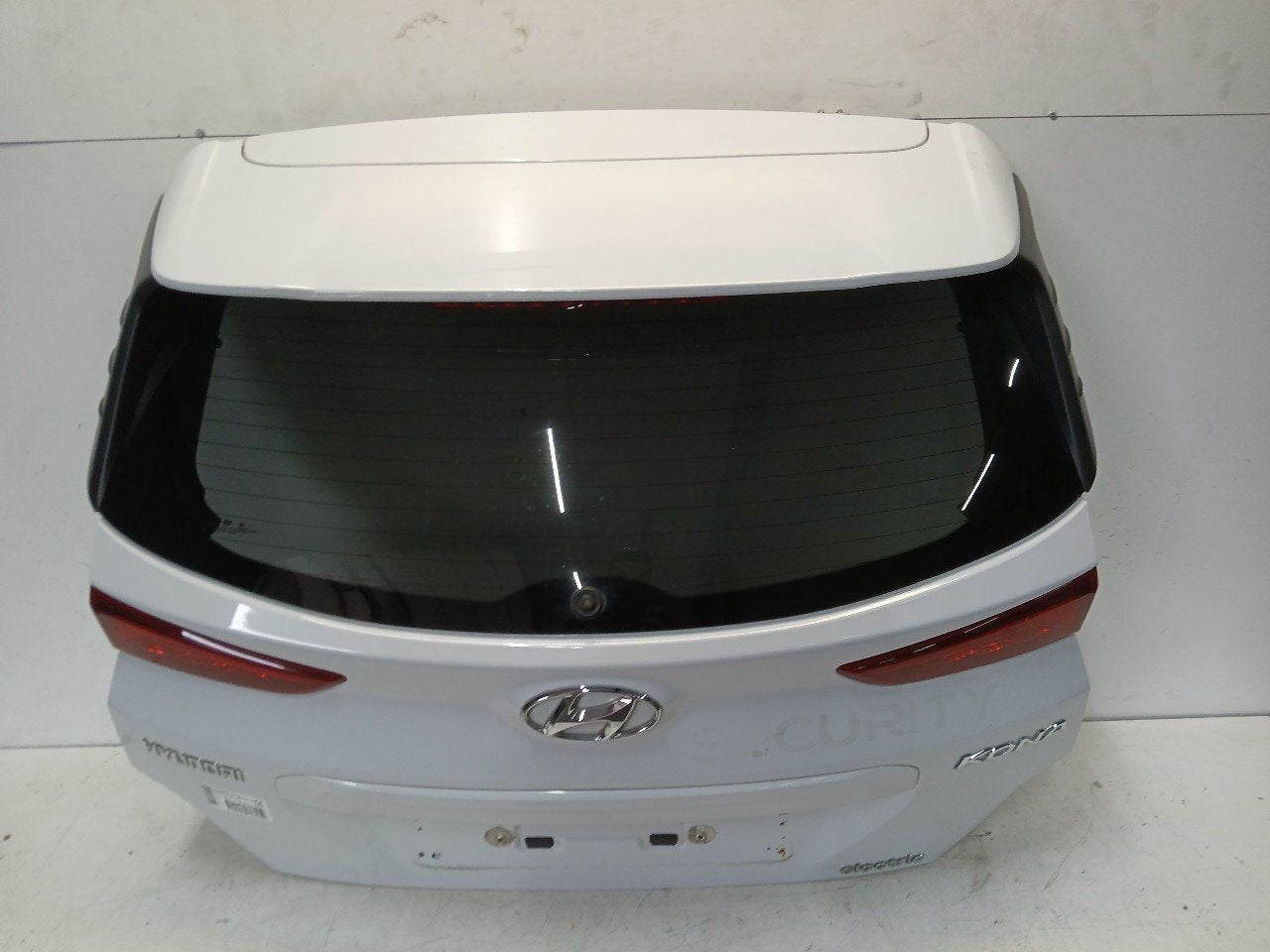 Achterklep Hyundai Kona, Onderdelen@venauto.nl, Van der Ven Autorecycling B.V., Gebruikt, Ettenseweg 76, 4706 PB Roosendaal, The Netherlands