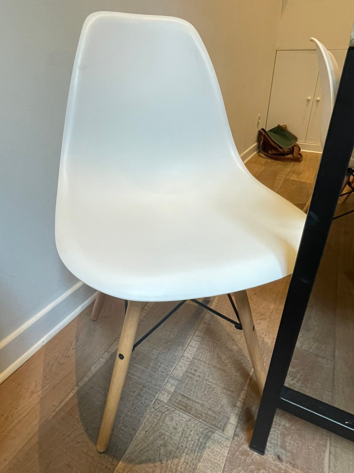 8 chaises blanches MADE en parfait etat, Enlèvement, Comme neuf, Blanc, Cinq, Six Chaises ou plus