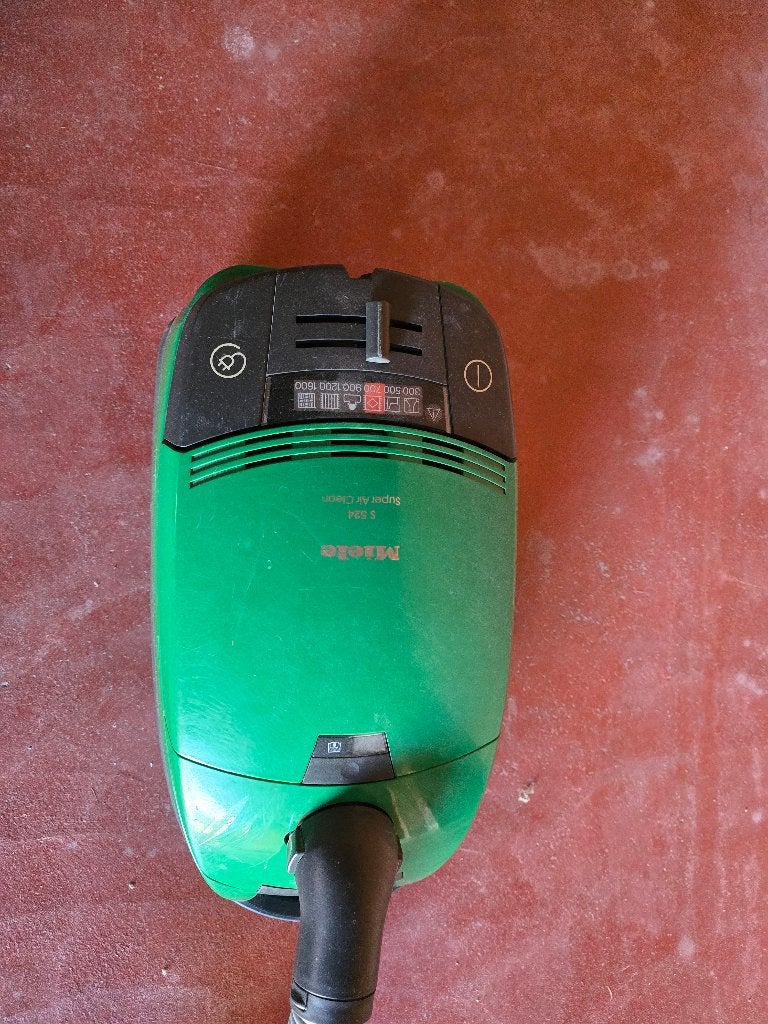 Miele stofzuiger, Elektronische apparatuur, Gebruikt, Miele, Sledestofzuiger, 1200 tot 1600 watt