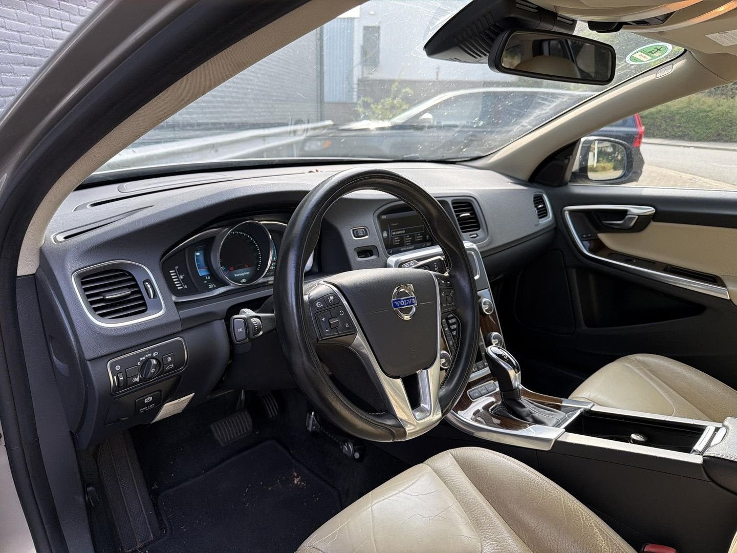 Volvo V60 2.4 D6 AWD Plug-In Hybrid Summum4 | Schuif/Kanteld, Autos, Argent ou Gris, Achat, Hybride Électrique/Diesel, V60
