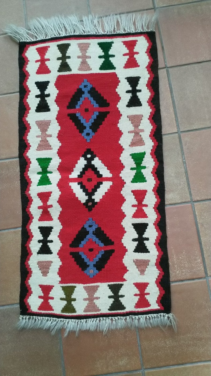Tafel/ kast tapijt., Ophalen of Verzenden