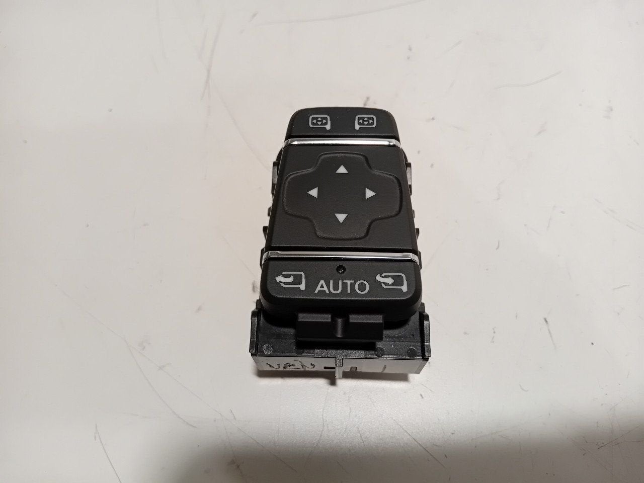 Schakelaar elektrisch spiegels Renault Captur, Onderdelen@venauto.nl, Van der Ven Autorecycling B.V., Gebruikt, Ettenseweg 76, 4706 PB Roosendaal, The Netherlands