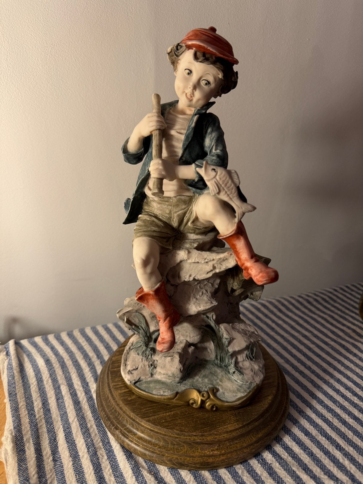 Vintage Capodimonte Figurine T. Galli - Boy Fishing - Signed, Ophalen of Verzenden, Zo goed als nieuw
