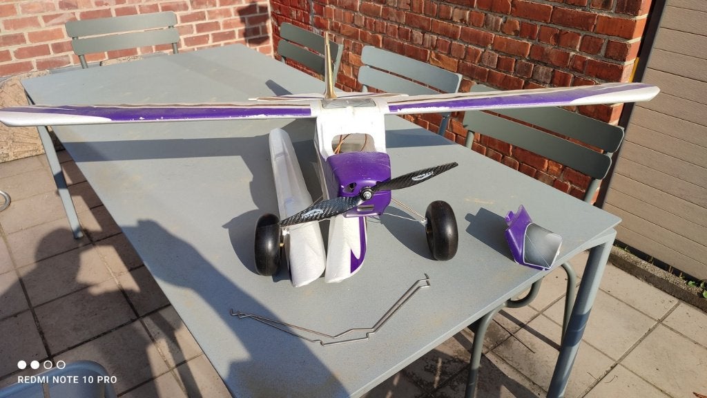 Avion RC Tundra, Hobby & Loisirs créatifs, Modélisme | Radiocommandé & Téléguidé | Avions, Enlèvement, Utilisé, Électro