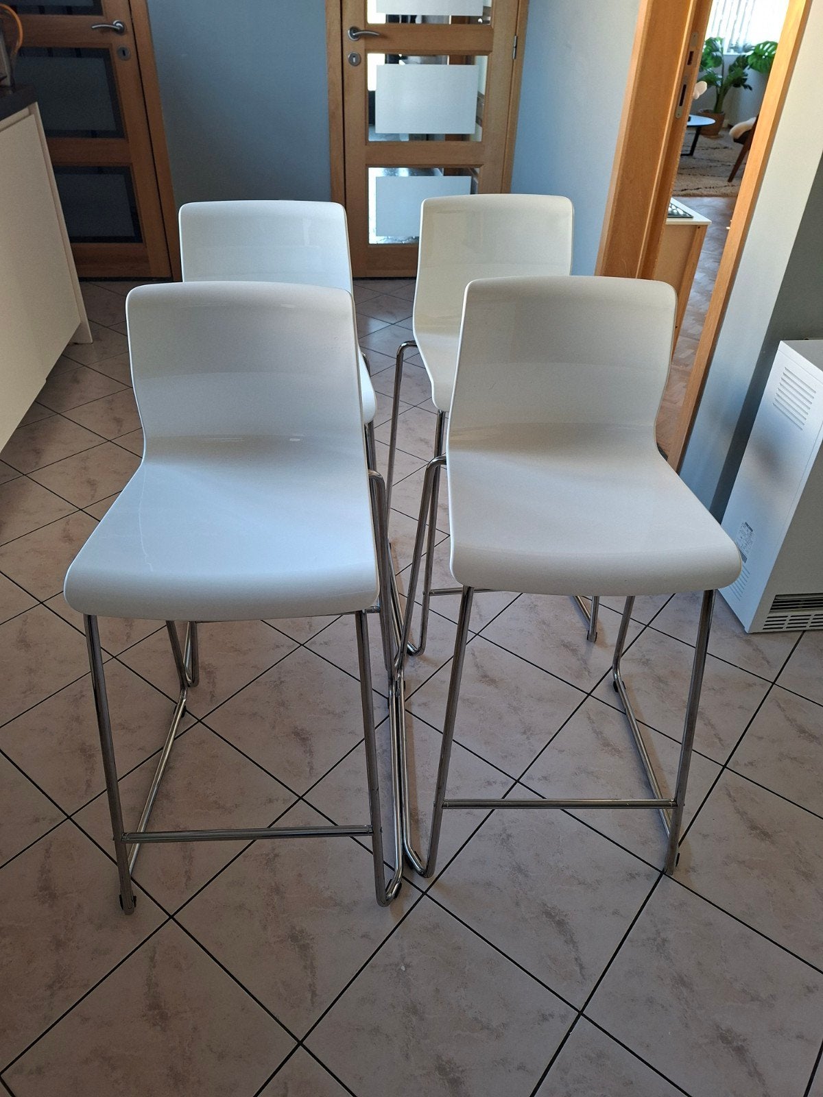 chaises îlot de cuisine ikea Glenn, Avec repose-pieds, Synthétique, 4 tabourets, Comme neuf