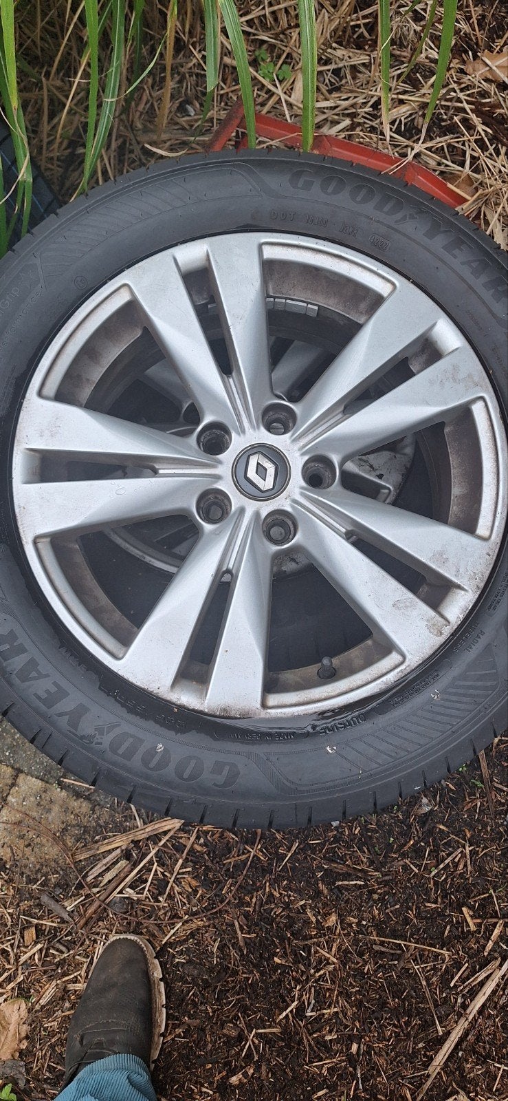 Originele 17 inch Renault Talisman velgen + NIEUWE Goodyear, Ophalen, 17 inch, Band(en)