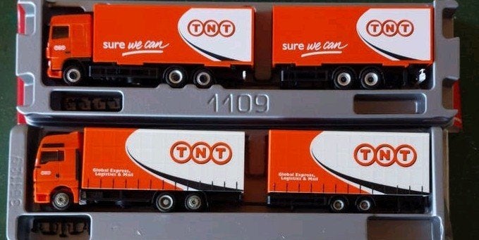 herpa 2 x tnt vrachtwagen H0 MAN Daf, Hobby en Vrije tijd, Modelauto's | 1:87, Ophalen of Verzenden, Herpa