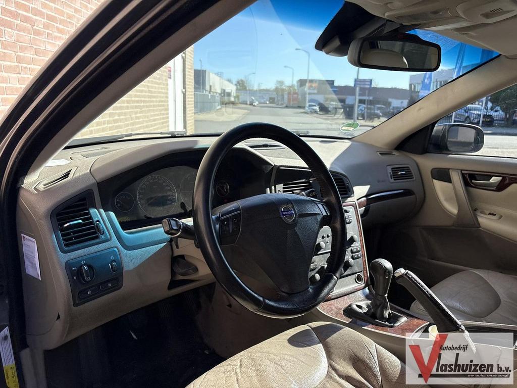 Volvo V70 2.4D Edition Classic | Leder | Climate | Cruise |, Auto's, Volvo, V70, Parkeersensor, 172 g/km, Zilver of Grijs