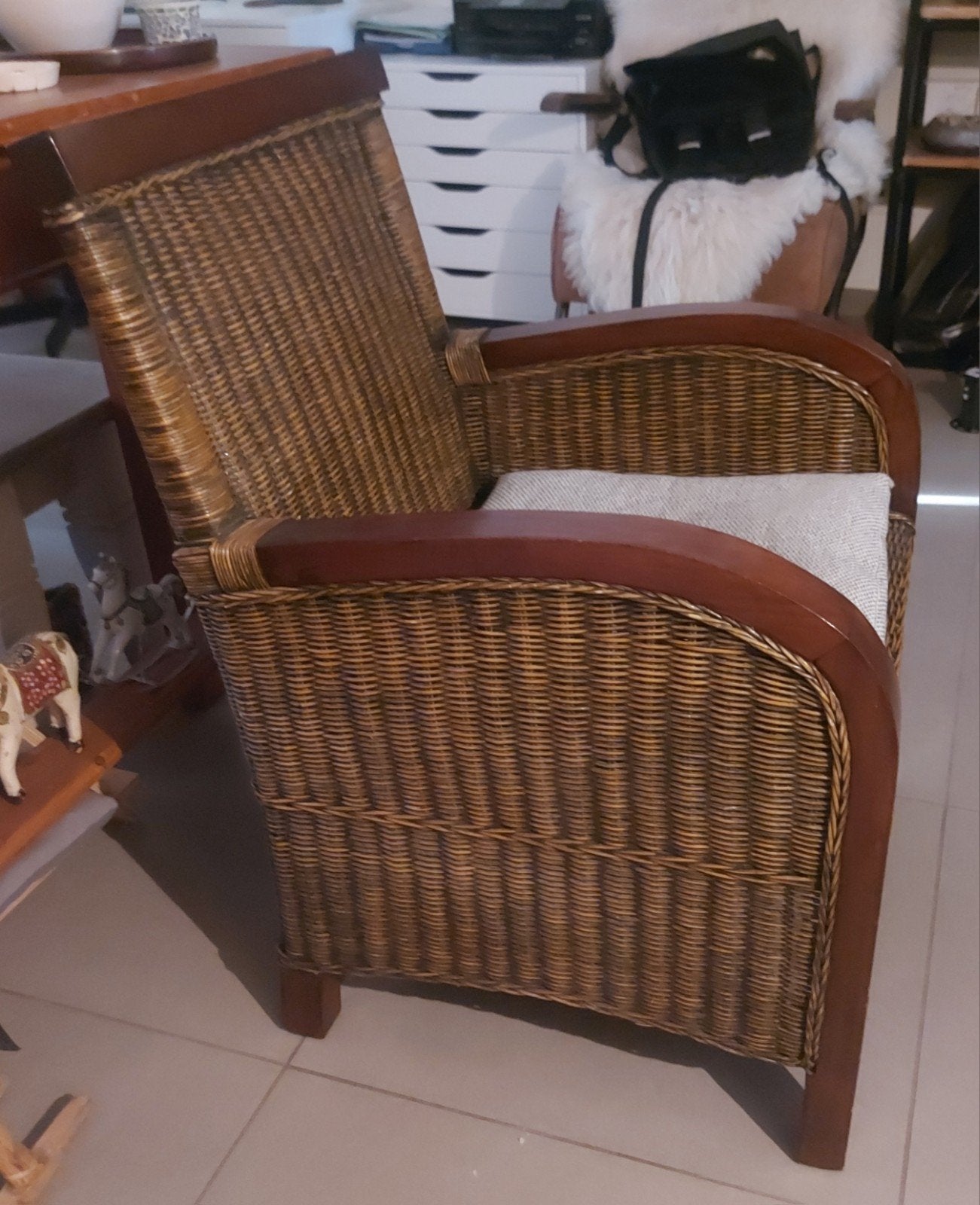 Rotan zetel met houtkader, Ophalen