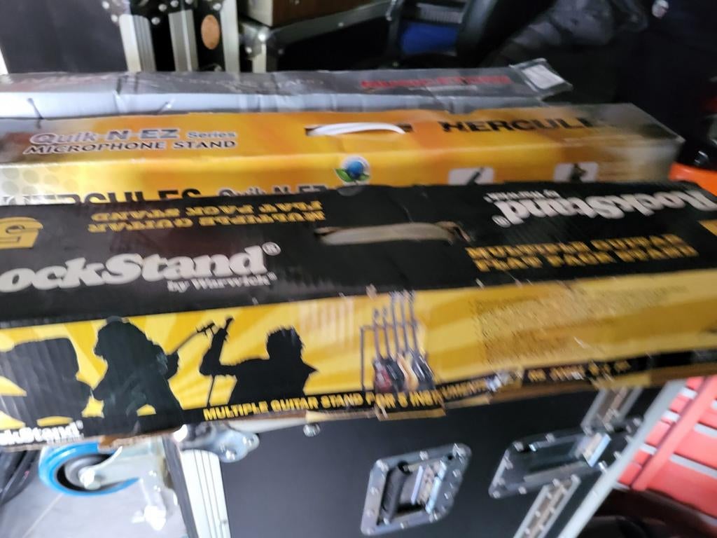 Micro standaard ,gitaar staander ,luidsprekers  statief, Ophalen