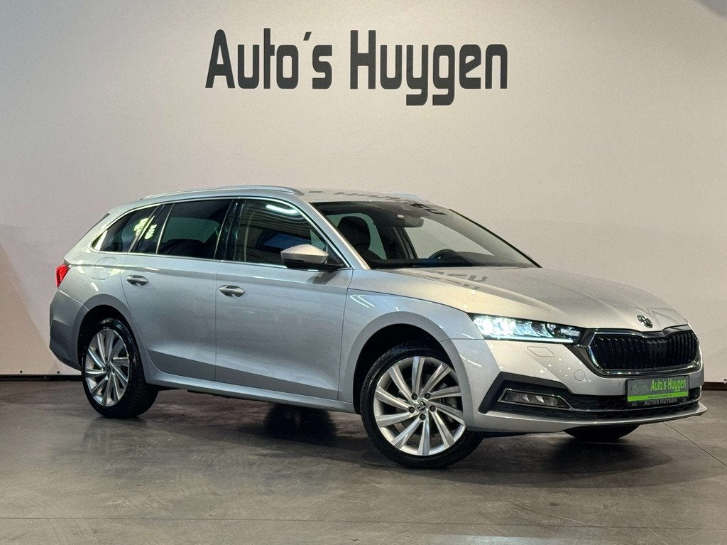 Skoda Octavia Combi 1.4 TSI iV Plug-in-Hybride, 1395 cm³, Argent ou Gris, Entreprise, Noir