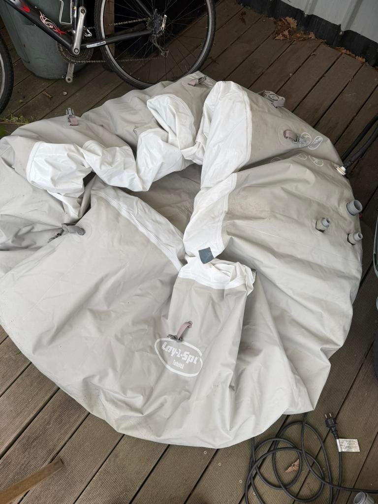 Jacuzzi moet weg, Tuin en Terras, Ophalen, Zo goed als nieuw, Pomp